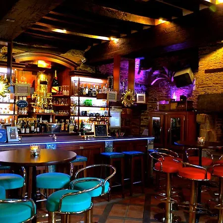 Couette-café Le Cdv - Bar Lounge&chambres Insolites